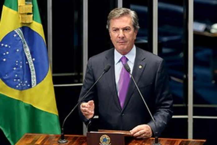 Planalto aposta em Collor para travar fusão entre PTB e DEM