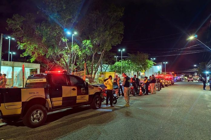 DMTT impede circulação de veículos com descarga alterada no Feitosa e São Jorge