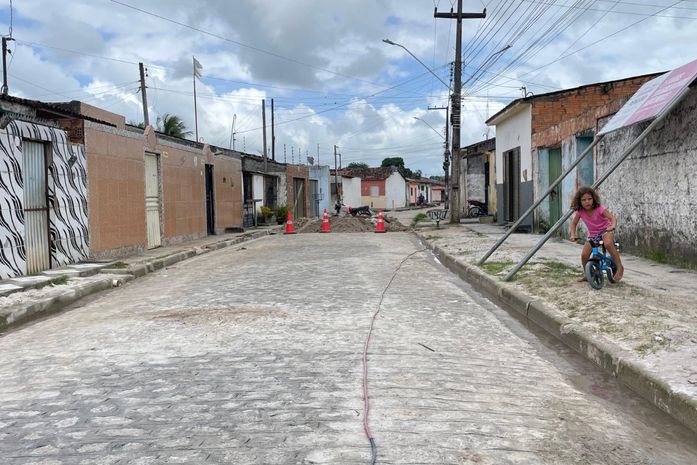 Obras de pavimentação avançam em Penedo

