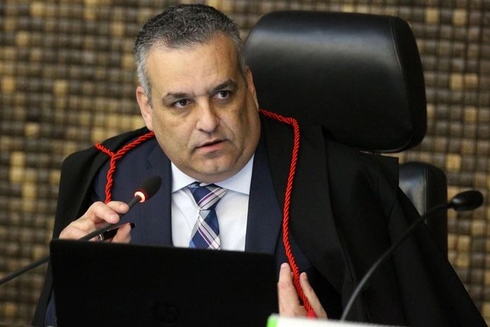 Candidato a prefeito de Maceió, Alfredo Mendonça rompe com bolsonaristas
