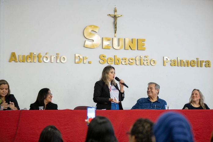 Reunir 200 mulheres, na IV Conferência, em um dia de chuvas intensas, mostra o alto poder de mobilização da secretária, Ana Paula e equipe