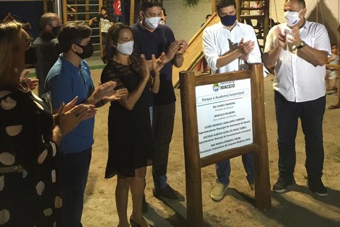 Prefeitura entrega espaço de lazer no Medeiros Neto