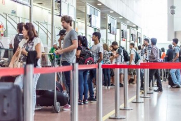 Fluxo de passageiros no Aeroporto Zumbi dos Palmares