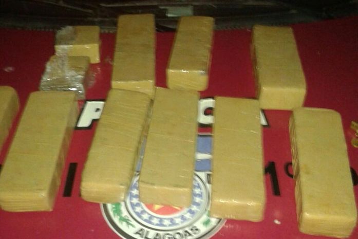 Operação integrada apreendeu 12 quilos de maconha em ônibus cladestino