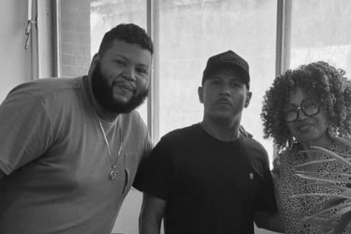 Só para dizer que a admiração do Fernando de Moura e do Tassio Henrique, dois homens pretos, companheiros de trabalho, na Semuc, é combustível para fortalecer a caminhada. Bem bacana!