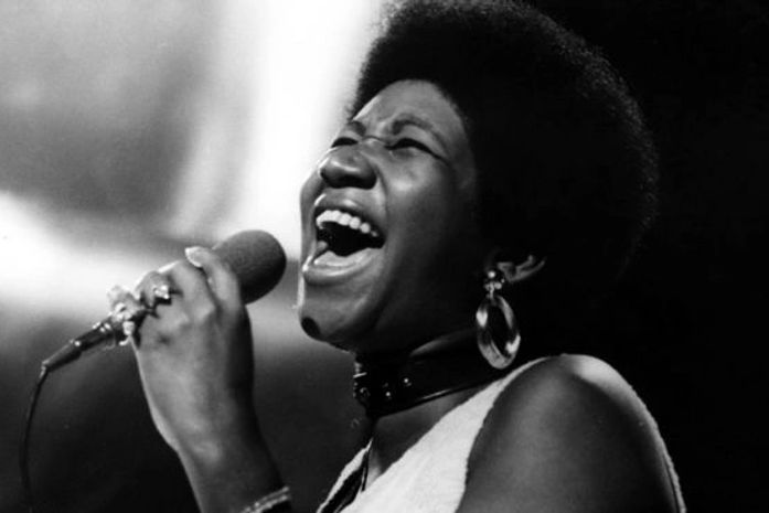 Aos 12 anos, Aretha Franklin deu a luz a seu primeiro filho. Aos 14, engravidou e pariu o segundo. Antes dos 15 anos, era mãe de dois meninos.