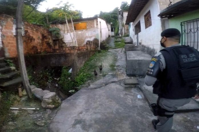 Acusados de vender e transportar drogas em Maceió são presos em operação