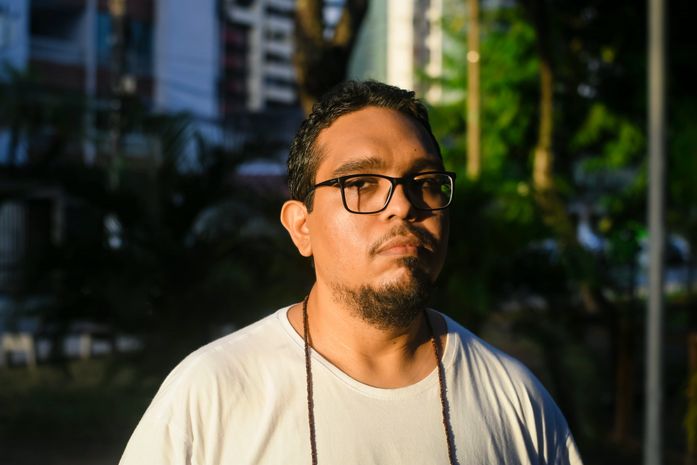 Richard Plácido lança o vertiginoso “Iberê a cavalo”, livro de contos em pré-venda