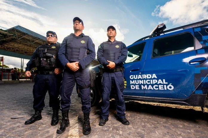 Discussão por R$ 5 termina com dois homens detidos na orla de Maceió