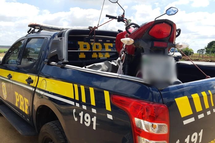 PRF apreende adolescente de 15 anos que transitava com moto adulterada em São Sebastião