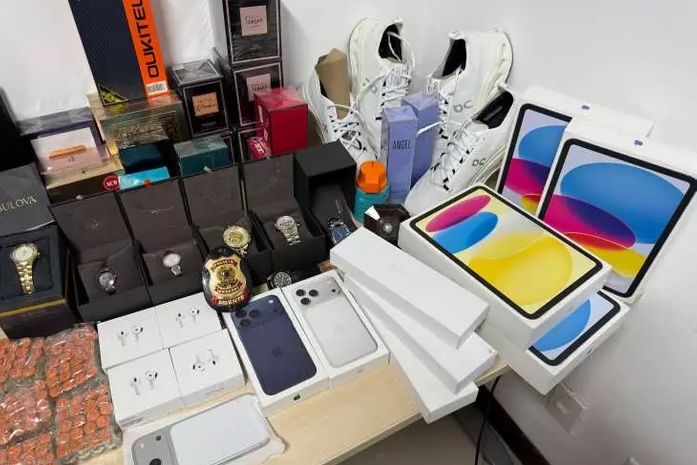 PF prende homem com eletrônicos e 152 frascos de medicamento proibido pela Anvisa