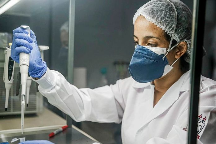 Covid-19: Brasil registra 20,9 milhões de casos e 586,5 mil mortes