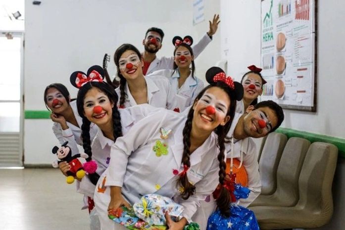 Projeto Sorriso de Plantão abre seleção para voluntários; universitários têm até 20 de maio para se inscrever