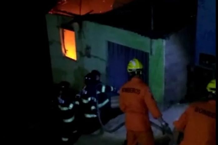 Incêndio destrói residência no município de Branquinha; veja vídeo