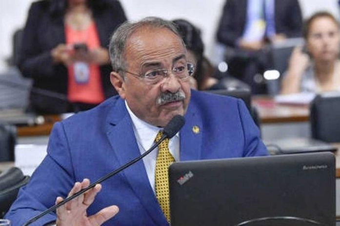 Barroso determina afastamento de senador Chico Rodrigues por 90 dias