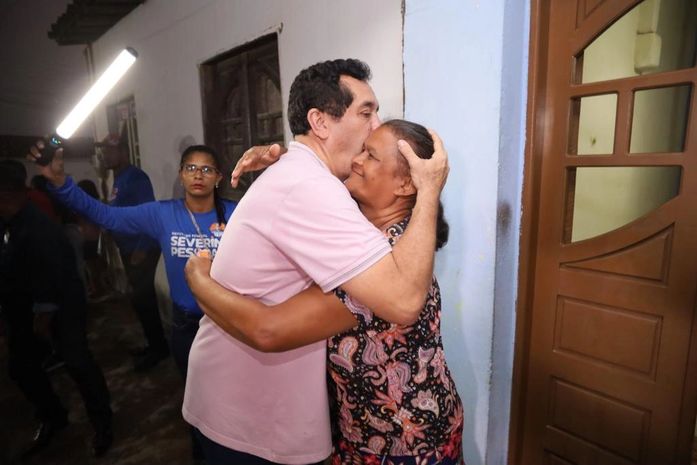Moradores da Vila São José abrem as portas para abraçar Severino Pessoa