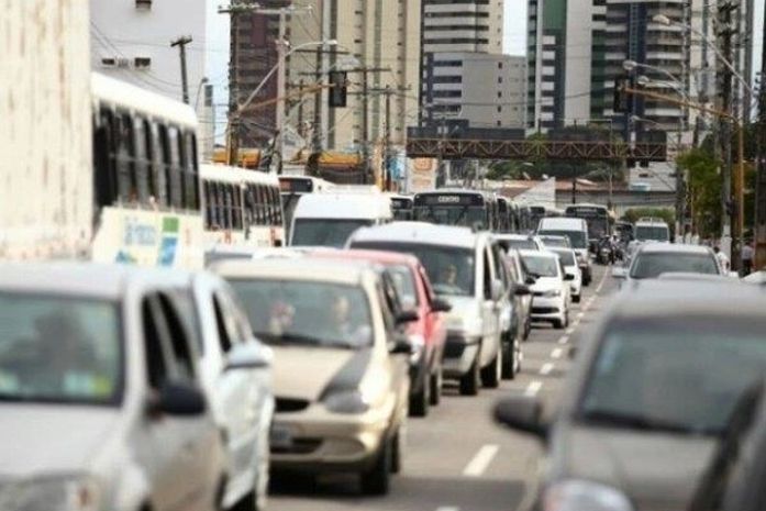 Proprietários de veículos que optarem pela emissão presencial deve comparecer a alguma das Centrais Já!