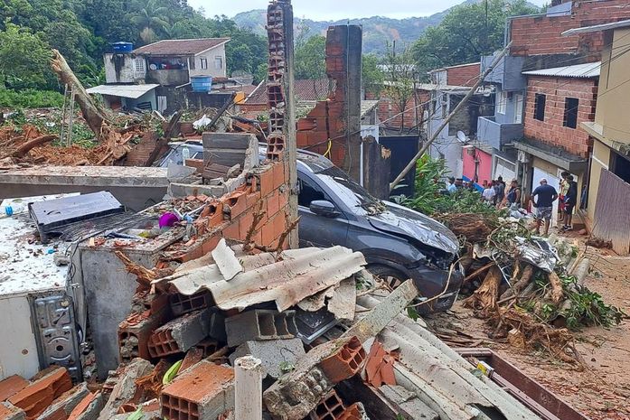 Sobe número de desabrigados e desalojados após fortes chuvas em SP