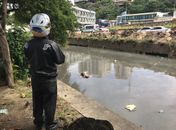 Corpo foi encontrado durante a manhã desta quinta-feira por condutores que passavam pela via.