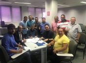 Prefeito e vereadores assinam contrato para 400 novas casas.
