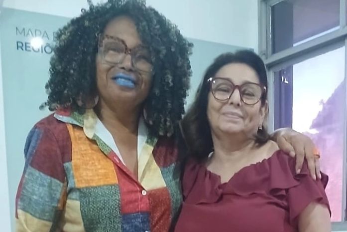 Vamos dar prosseguimento ao projeto da comunicação antirracista, Arísia Barros!- afirmou Eliane Aquino, a secretaria da SECOM. Que massa!