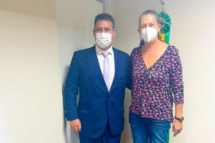 Secretário da Semtel, Eduardo Monteiro, com a ministra do Esporte, Ana Moser, em Brasília.