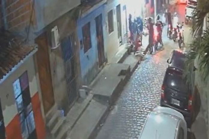 Brigas entre torcidas do CRB e da Ferroviária são registradas após partida no Rei Pelé, em Maceió