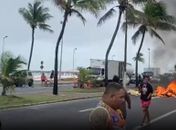 Moradores bloqueiam Avenida Assis Chateaubriand em protesto contra falta de energia em Maceió