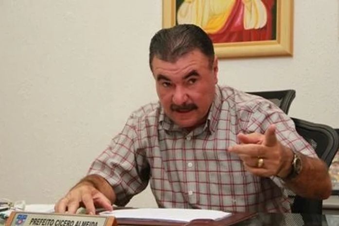 Confissões escandalosas de Cícero Almeida