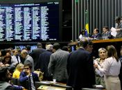 Plenário da Câmara dos Deputados durante sessão para discussão e votação de diversos projetos