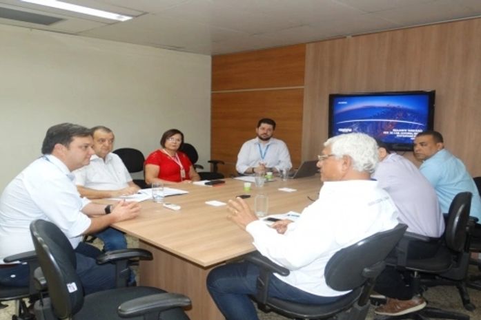 Reunião aconteceu na manhã desta terça-feira (30)