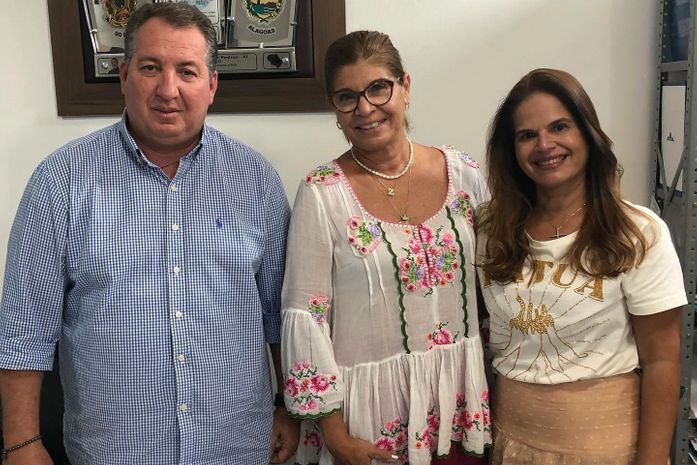 Jornalista é nomeada para comandar Secretaria de Turismo de município praiano de AL