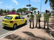 Trio é detido após furtar caixa térmica e cervejas em restaurante na orla da Pajuçara