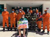 Vídeo: Após luta contra Covid-19, militar do Corpo de Bombeiros recebe alta em clima de emoção em Maceió