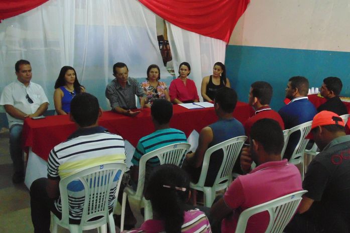 Alunos do Pronatec recebem certificados de conclusão de curso em Lagoa da Canoa