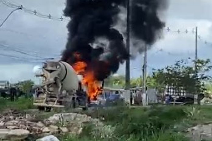 Caminhão betoneira pega fogo no Village e Bombeiros são acionados para conter incêndio; assista ao vídeo