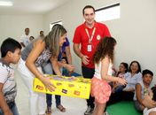 Crianças com autismo recebem doação de brinquedos