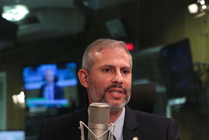 Victor Godoy, é srvidor de carreira da CGU, e era era secretário-executivo da Educação