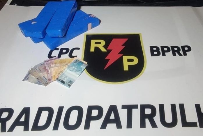 PM apreende armas, munições e 9kg de drogas em bairros de Maceió