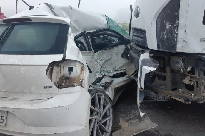 Colisão entre caminhão e carro deixa um morto na BR-316