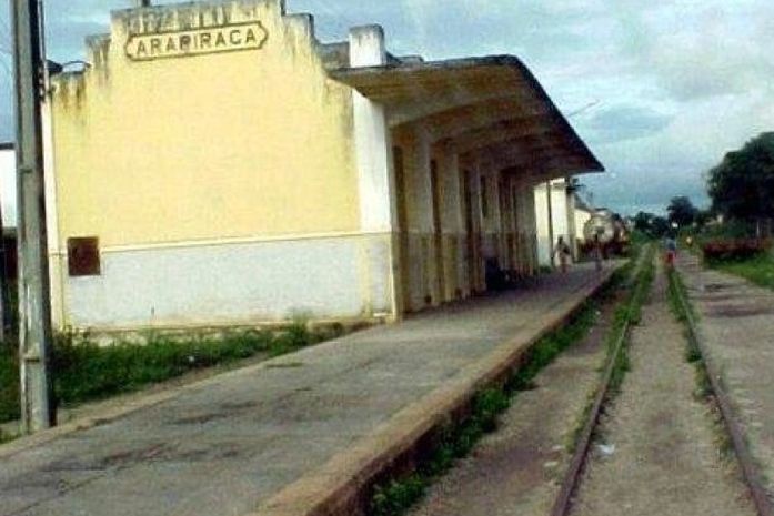 Homem é assassinado com golpes de arma branca no centro de Arapiraca