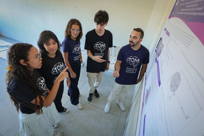 Estudantes da rede estadual transformam iniciação científica em projeto de vida