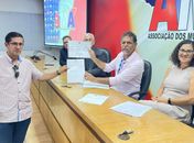 Prefeito agradece aos senadores Renan Filho e Renan Calheiros pela liberação de novos veículos