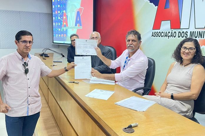 Prefeito agradece aos senadores Renan Filho e Renan Calheiros pela liberação de novos veículos