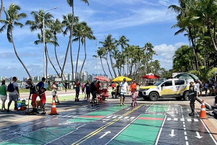 Maio Amarelo: PM realiza ação de educação para o trânsito na orla de Maceió