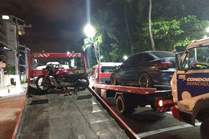 Veículos removidos na orla da Pajuçara