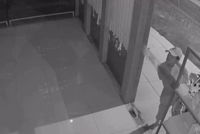 Vídeo: restaurante é arrombado e furtado durante a madrugada no Centro de Arapiraca