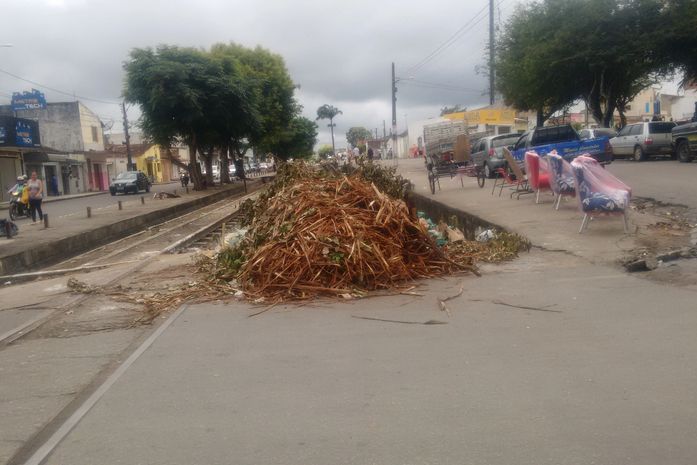 Lixo toma conta das ruas de Arapiraca