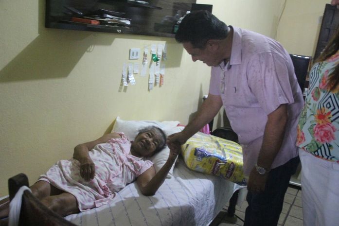 Cuidando da população necessitada, Prefeitura de União entrega 600 fraldas geriátricas mensalmente