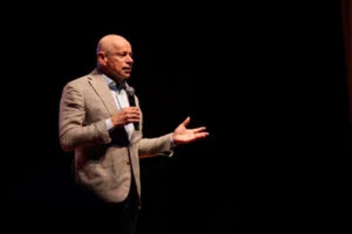 Leandro Karnal defende a educação como base da gestão pública na Feira dos Municípios Alagoanos